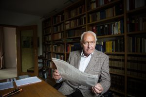Wolf Schneider, in seinem Haus in Starnberg